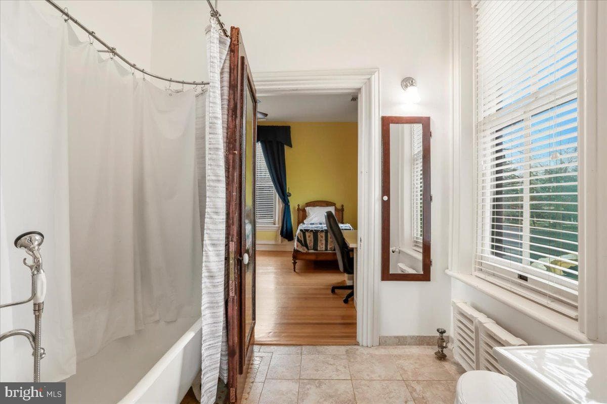 827 Philadelphia Avenue photo 46