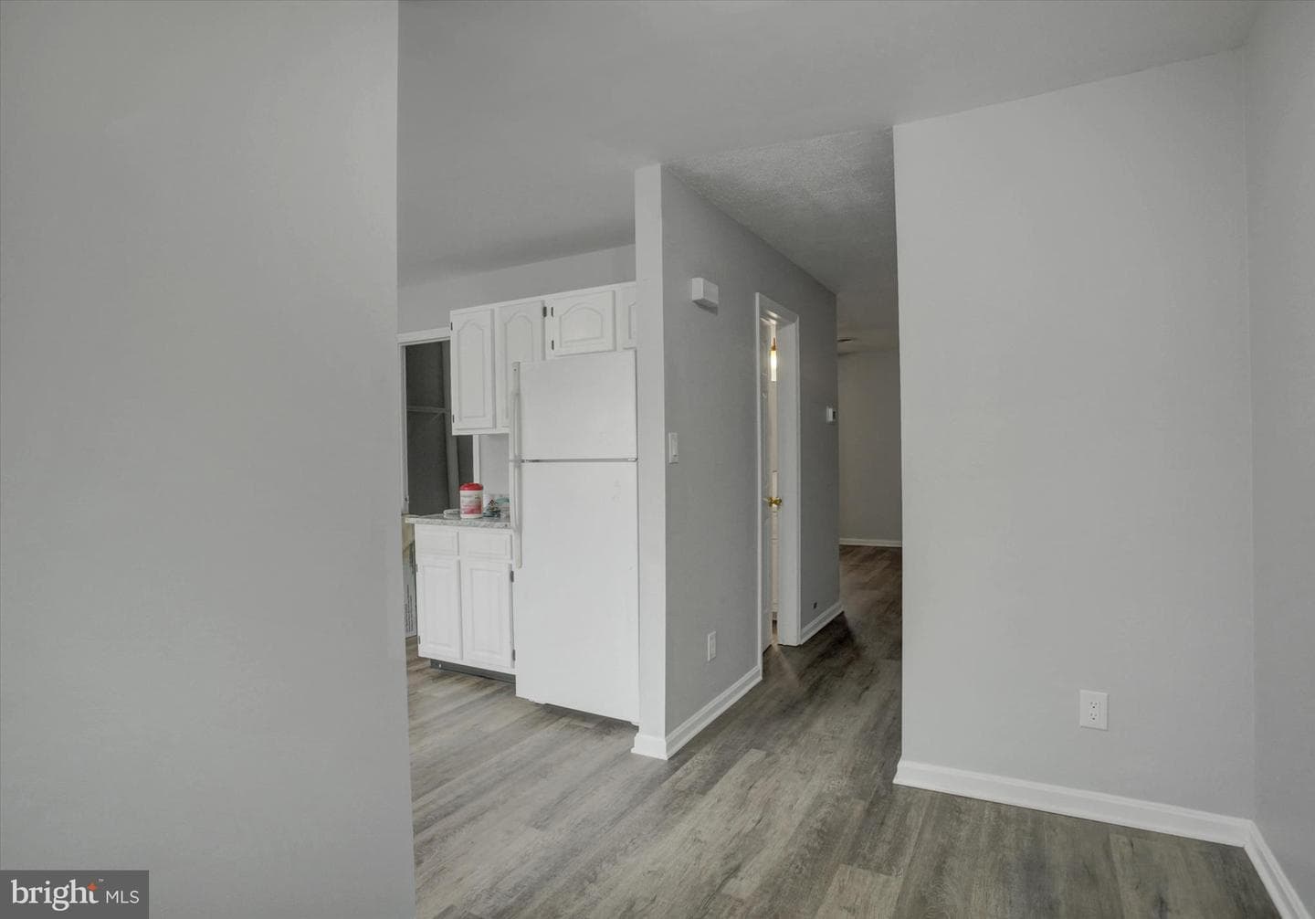 14895 Robinhood Circle photo 4