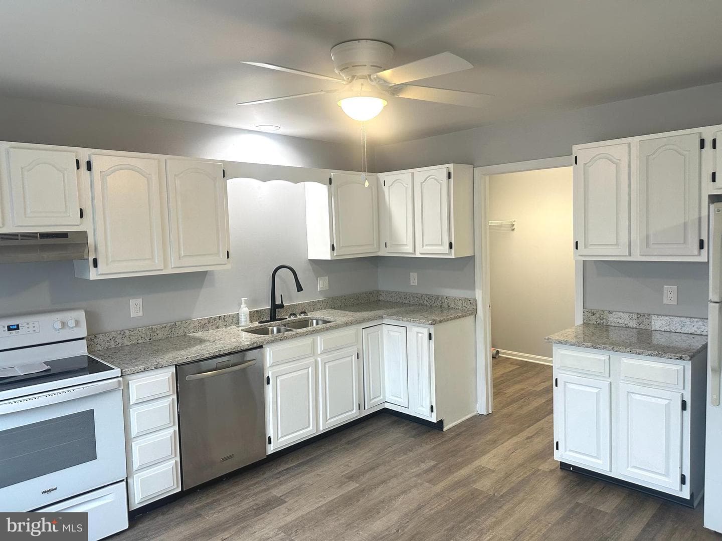 14895 Robinhood Circle photo 5