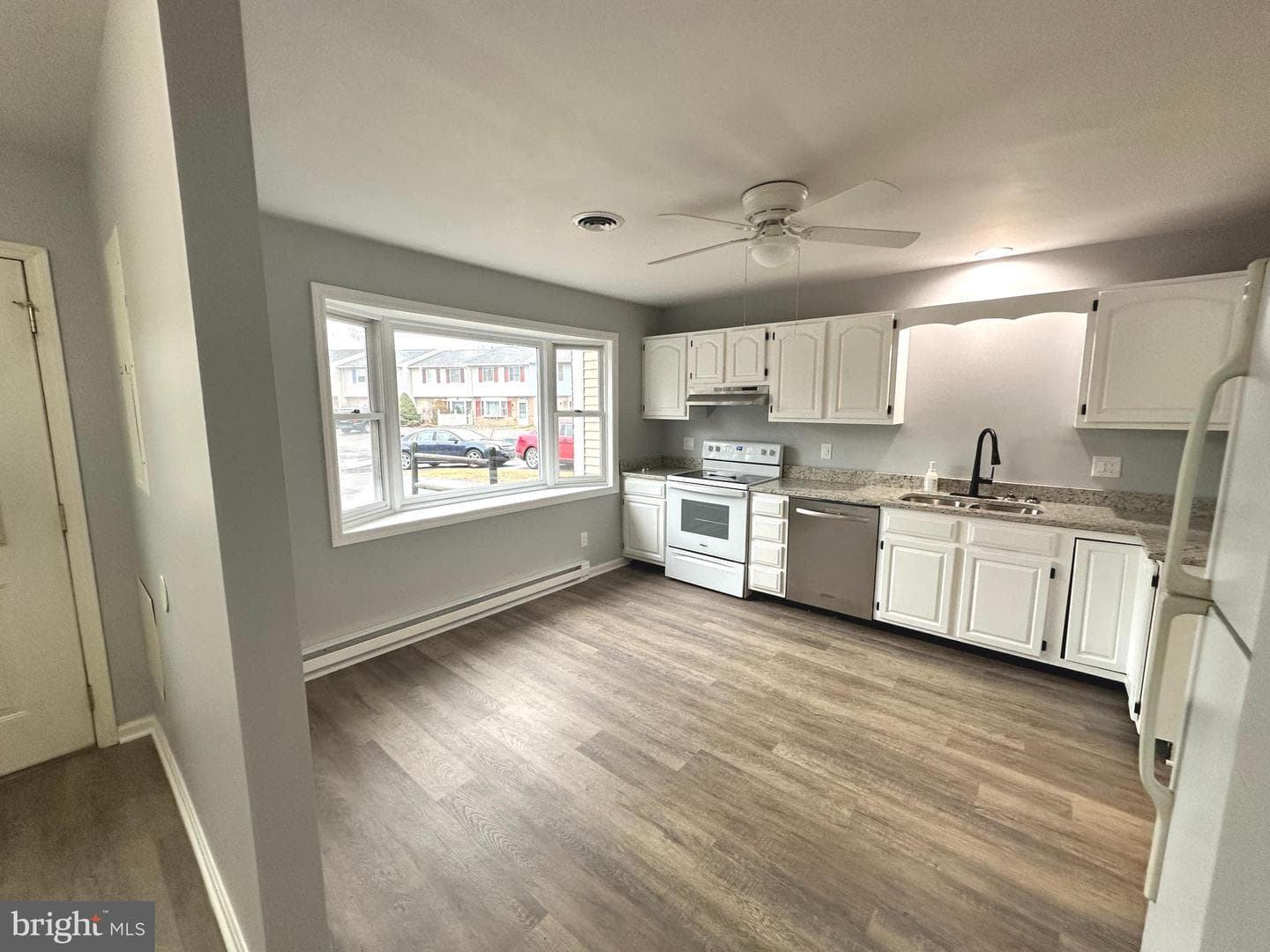14895 Robinhood Circle photo 7