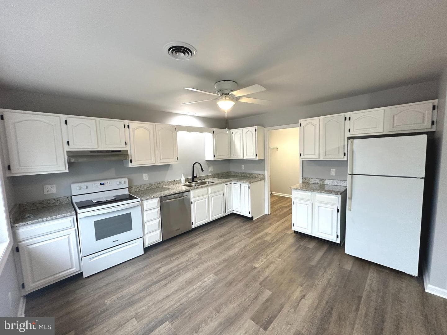 14895 Robinhood Circle photo 9