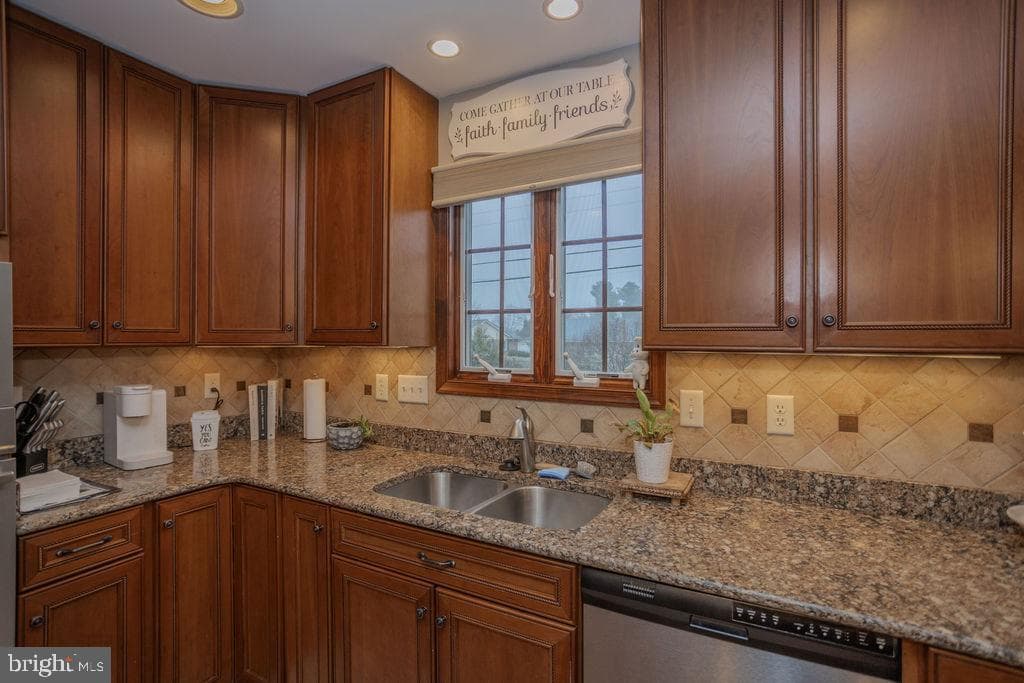 233 Carmack Drive photo 26