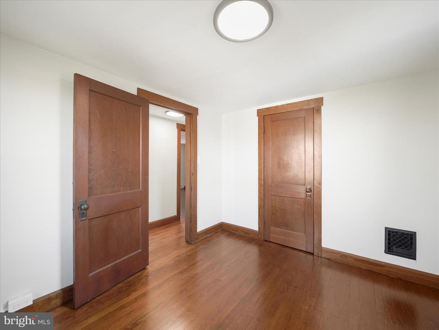 15444 Pennsylvania Avenue photo 19