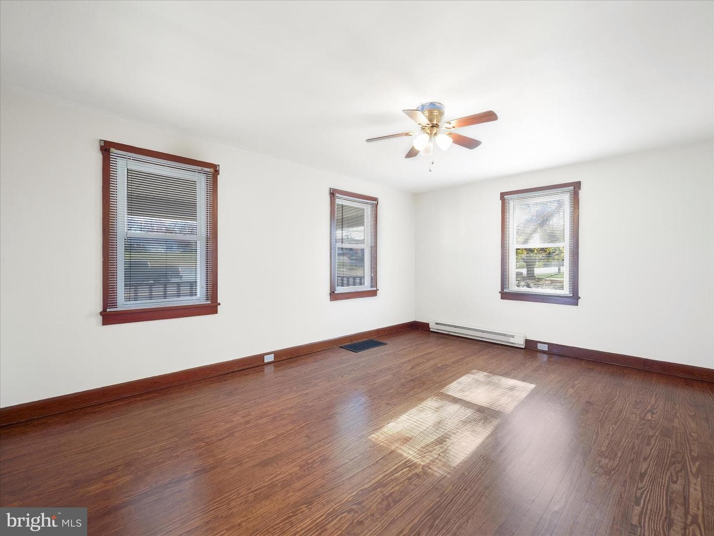 15444 Pennsylvania Avenue photo 8