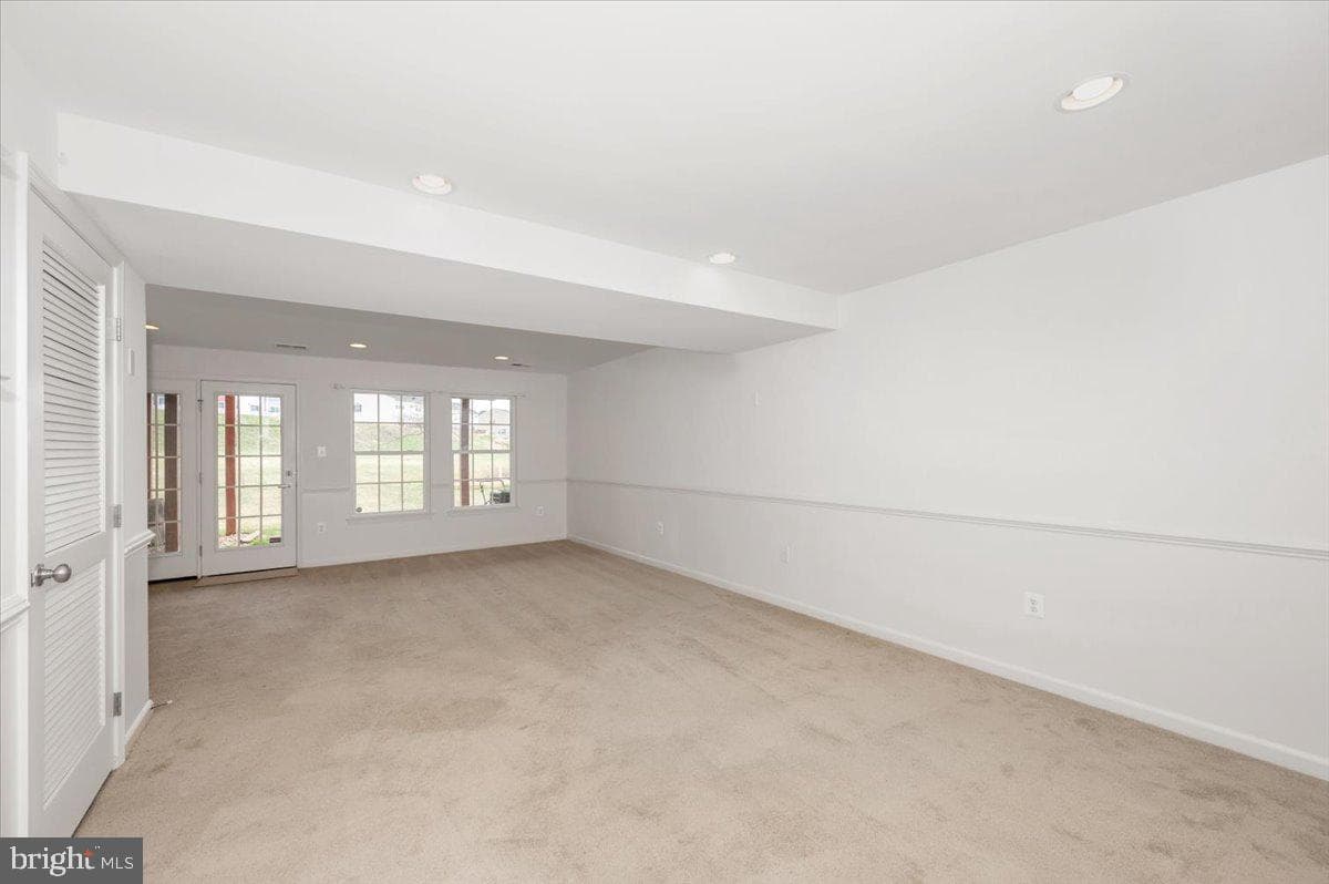 12436 N Welty photo 43