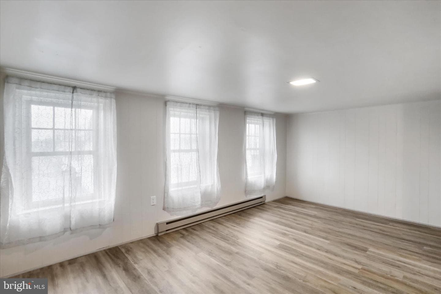 129 E Franklin Street photo 20
