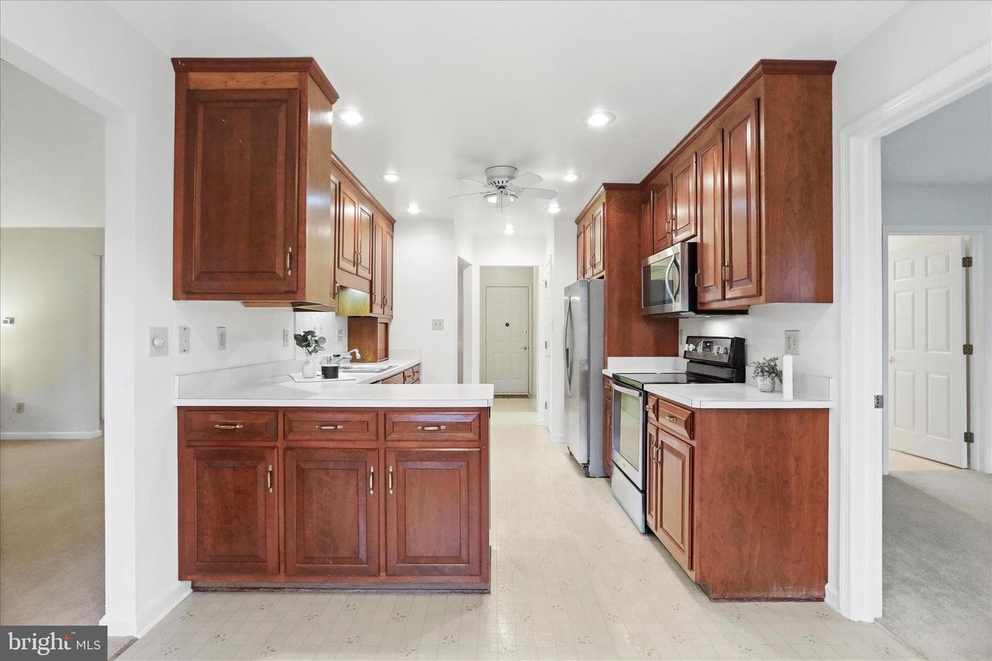 7010 Fairway Oaks photo 14