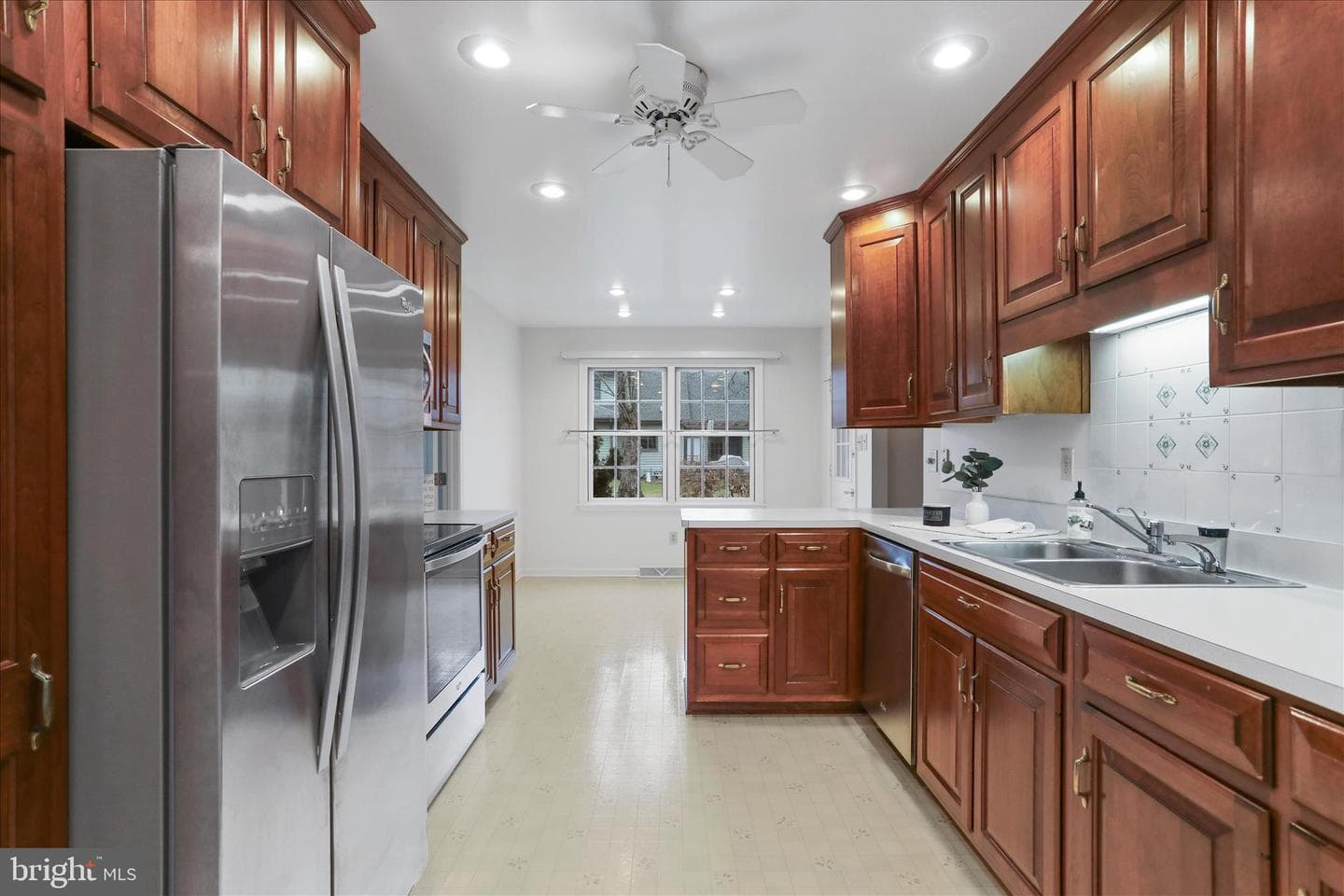 7010 Fairway Oaks photo 16