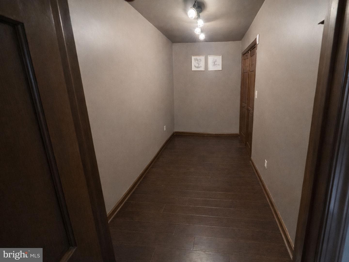 1585 Marilyn Court photo 10
