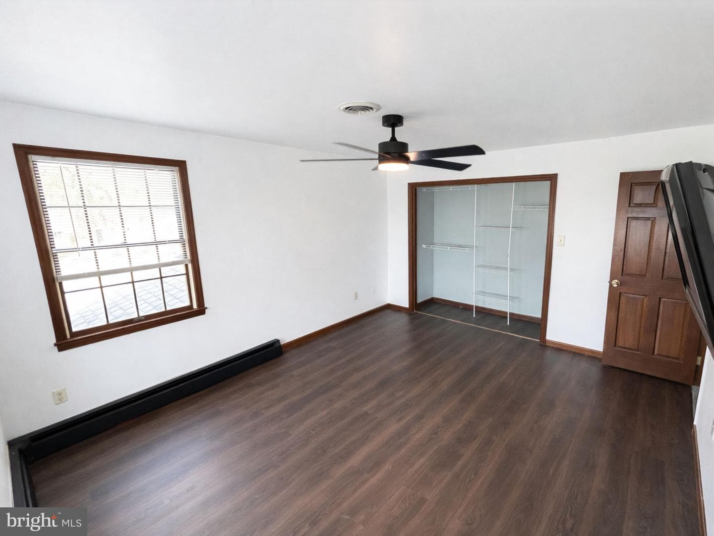 1585 Marilyn Court photo 11