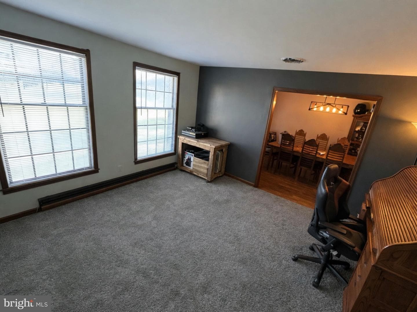 1585 Marilyn Court photo 4
