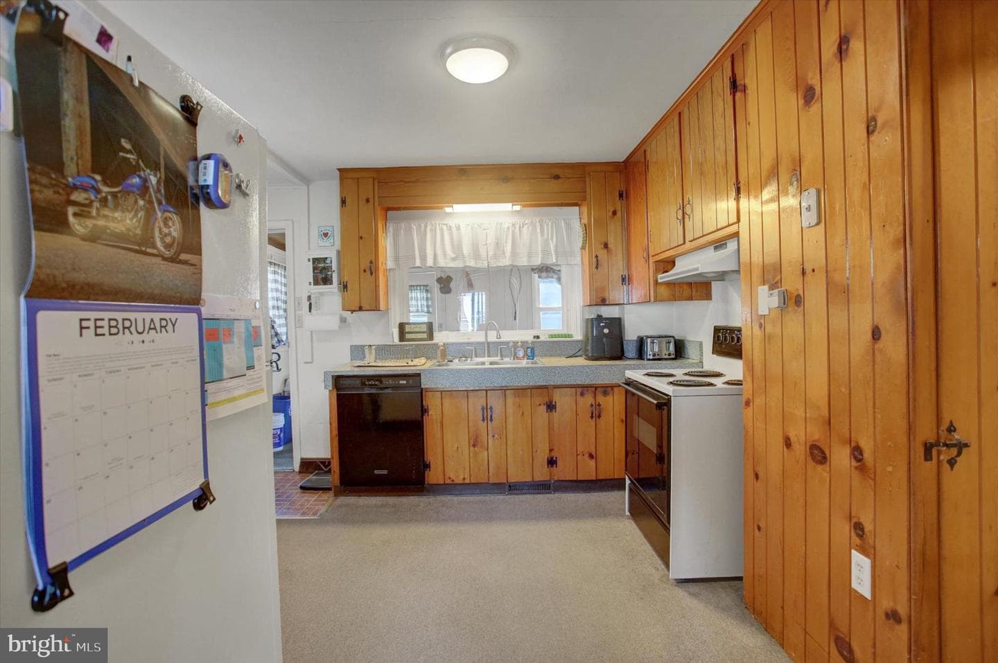 712 Stanley Avenue photo 10