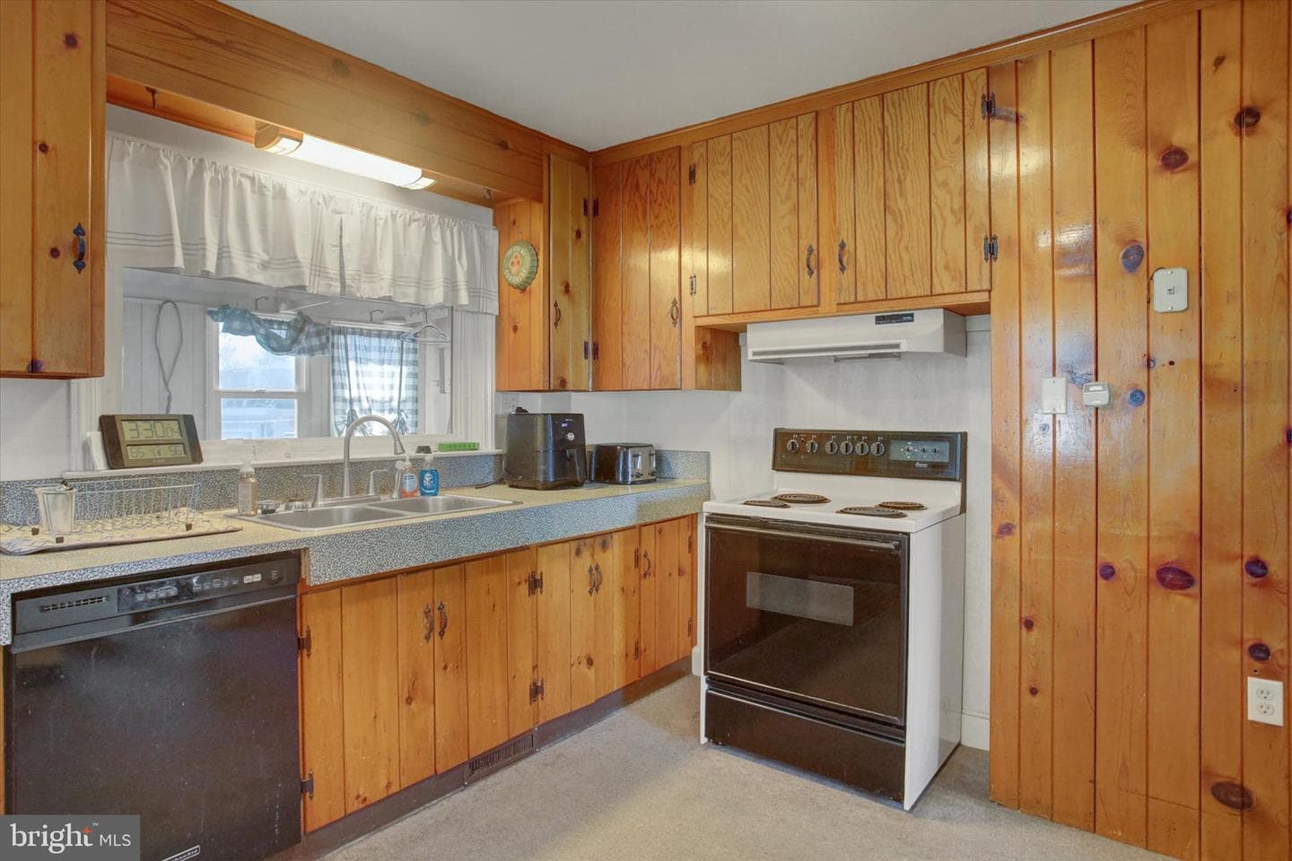 712 Stanley Avenue photo 11