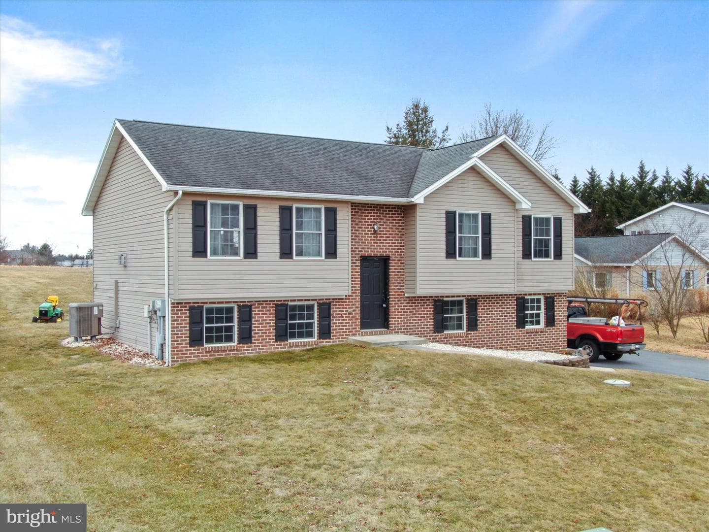 1674 Hammond Drive photo 2