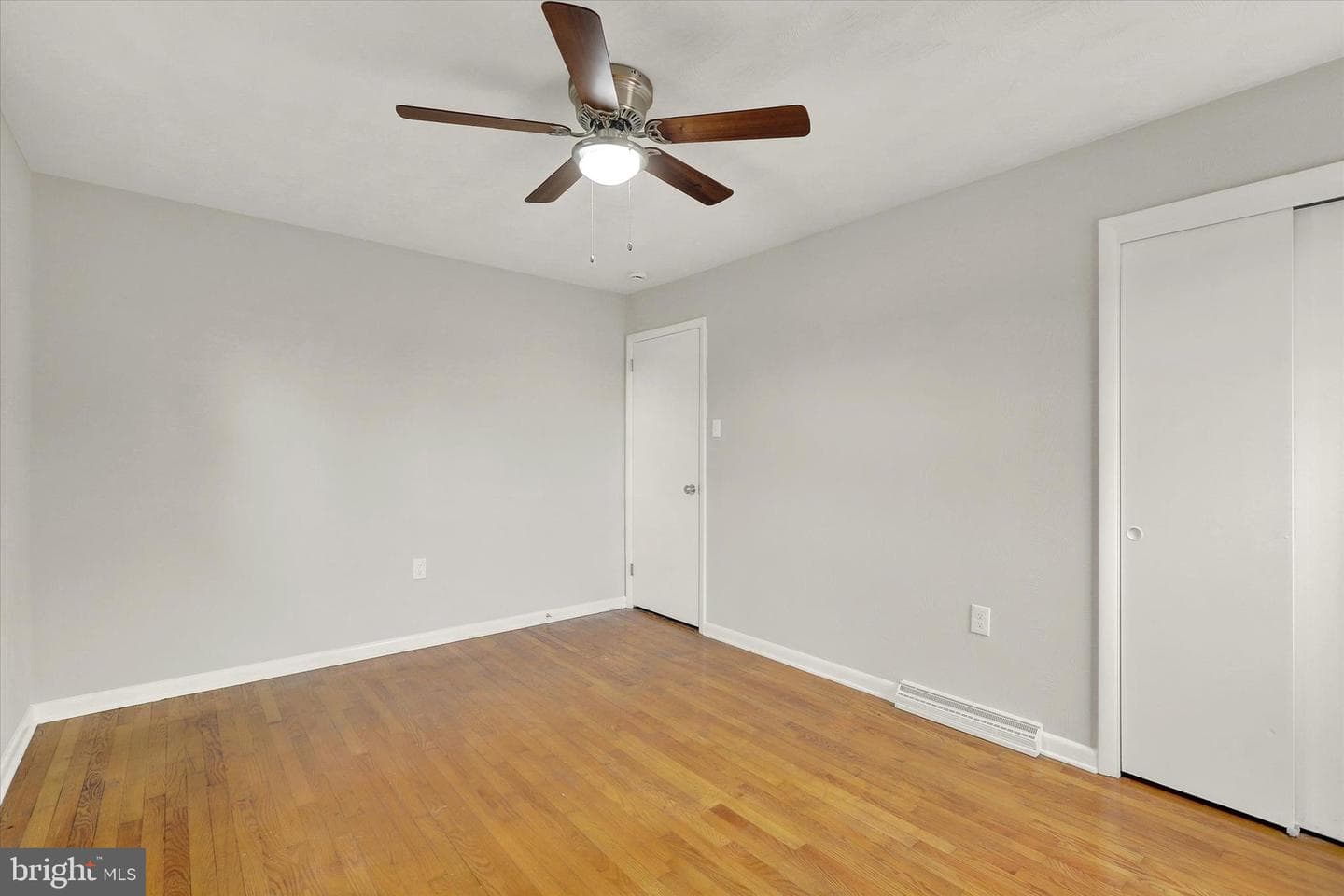 1370 3rd Avenue photo 16
