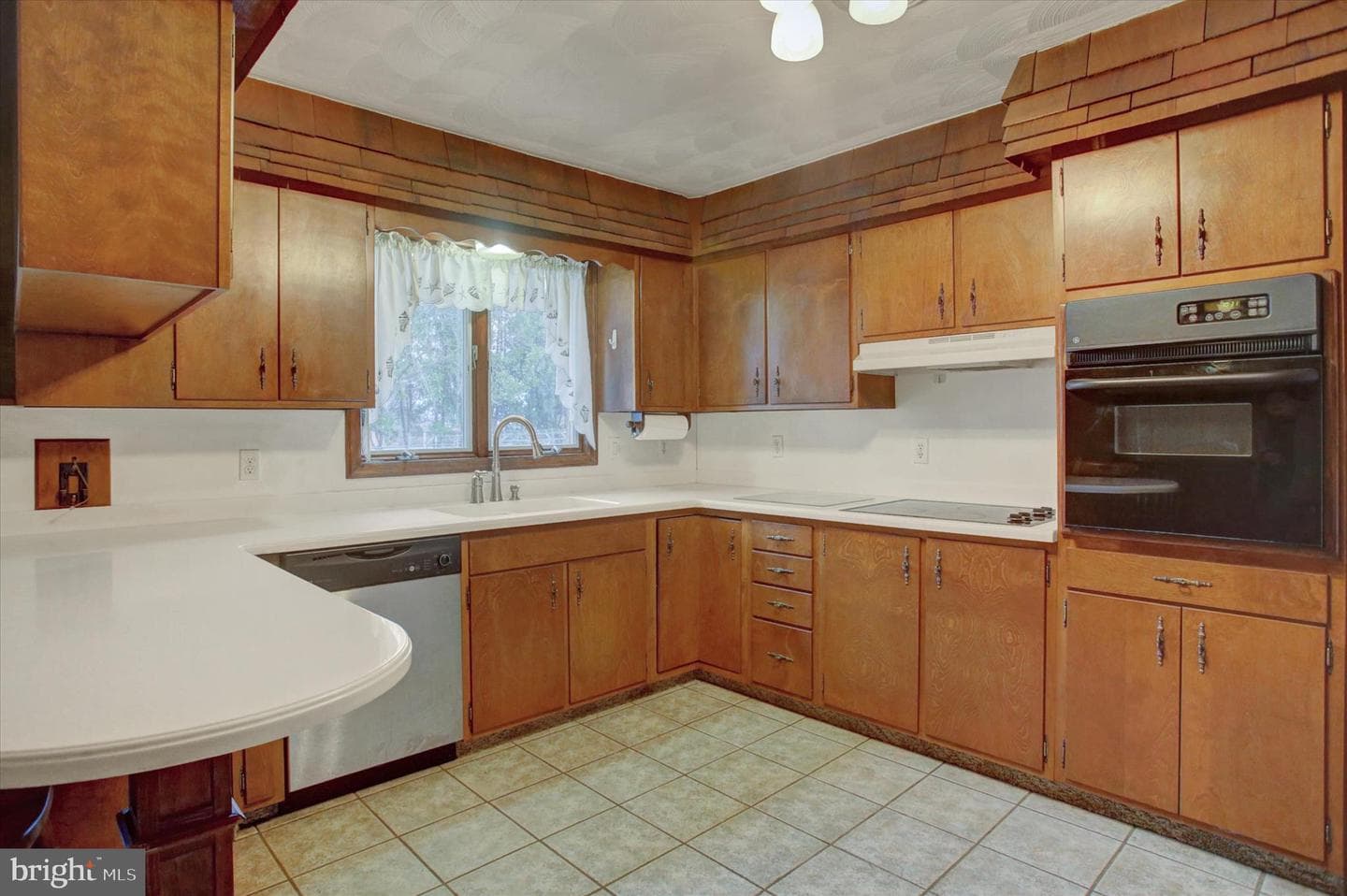 1343 Second Avenue photo 15