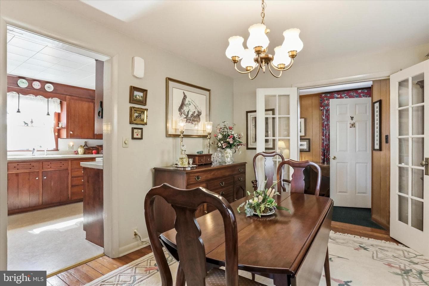 132 Faust Street photo 16
