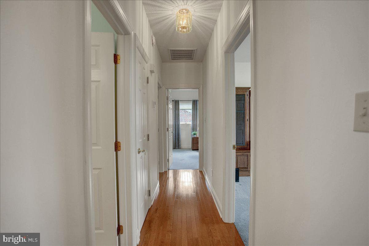 84 Monroe Drive photo 26