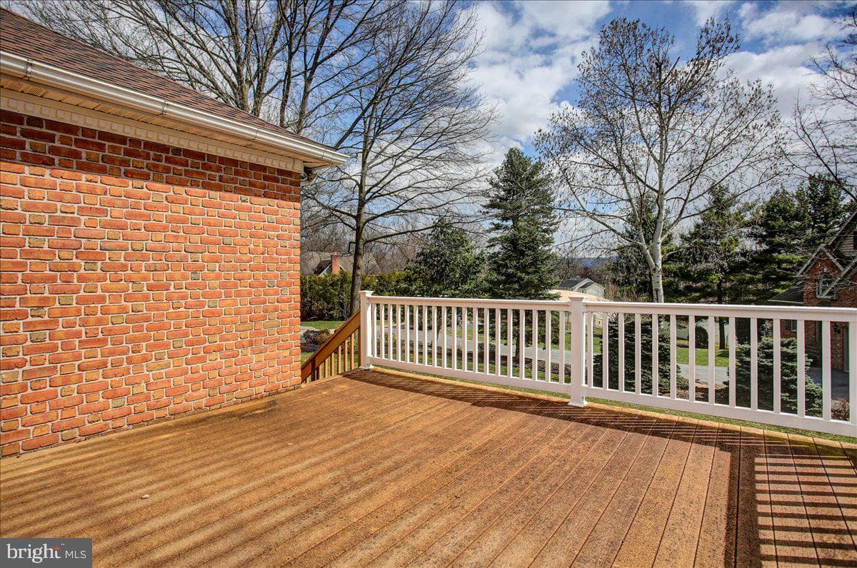 84 Monroe Drive photo 55