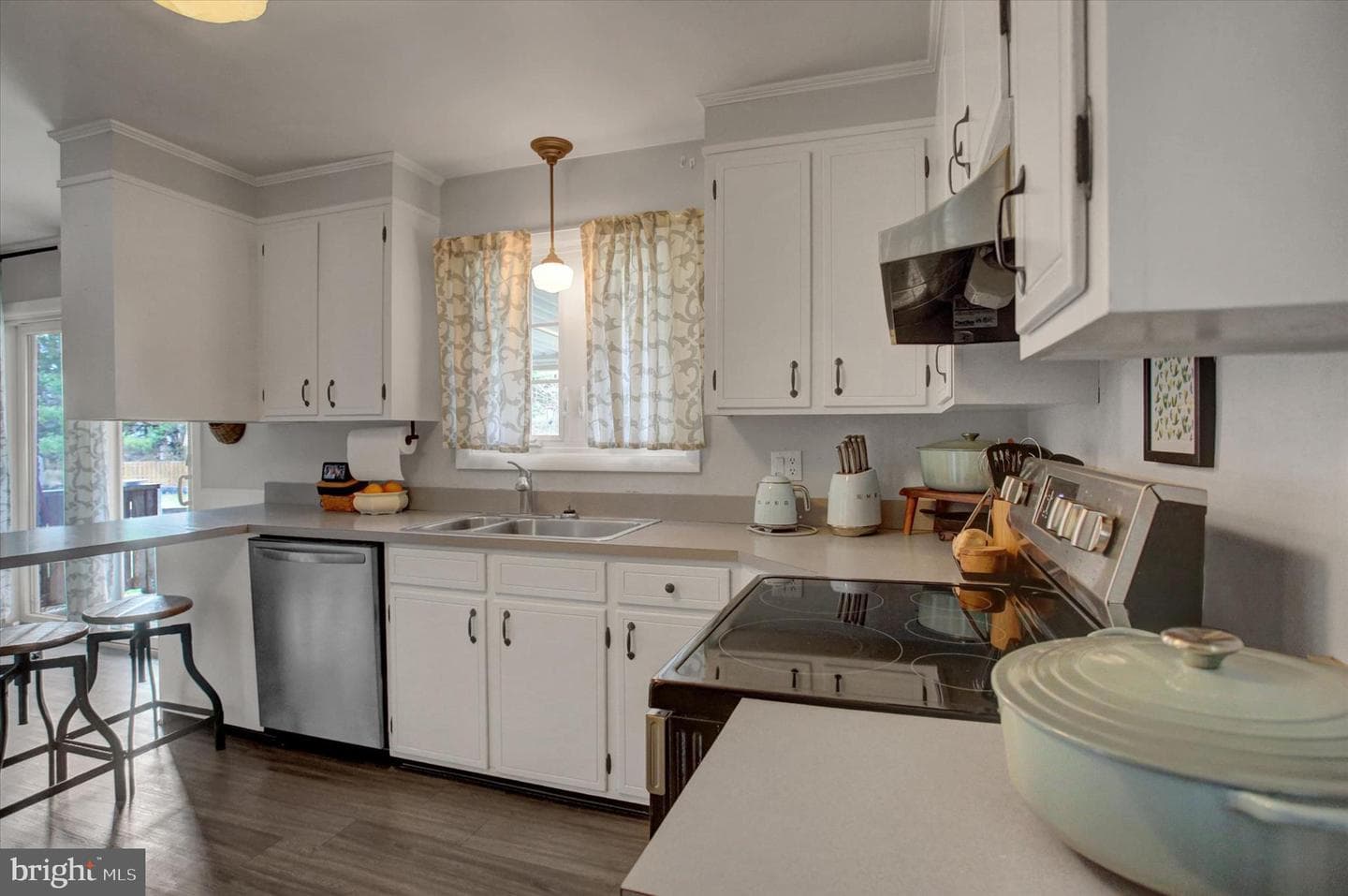 141 Apple Drive photo 4