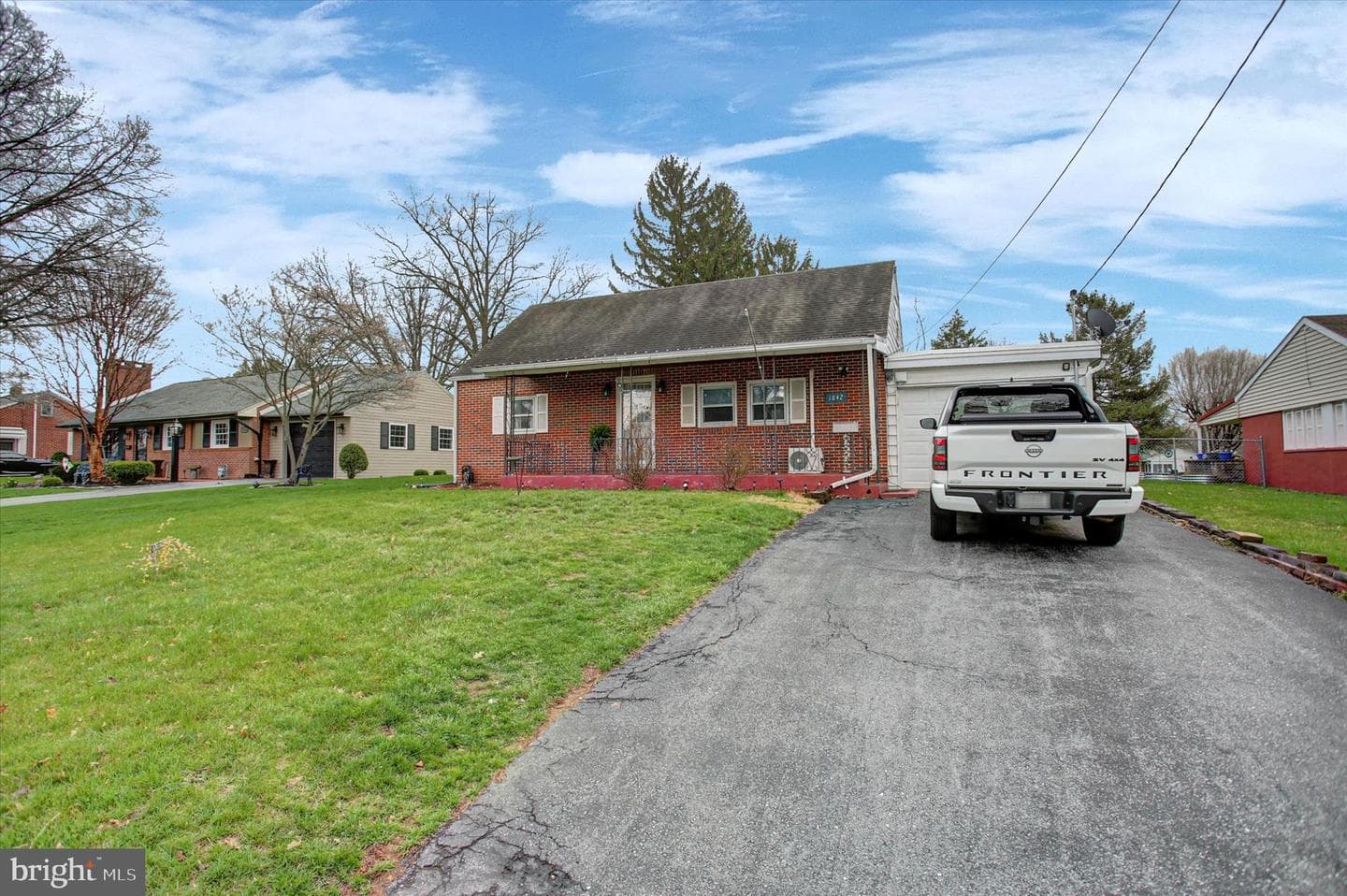 1842 Scotland Avenue photo 4
