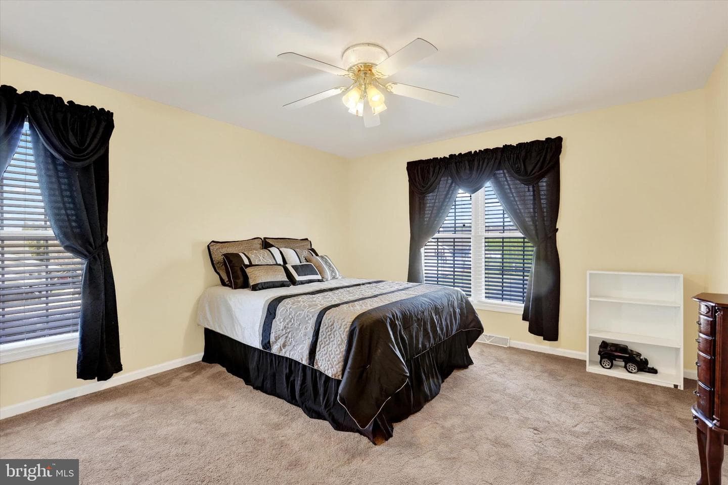 345 Roseann Drive photo 17