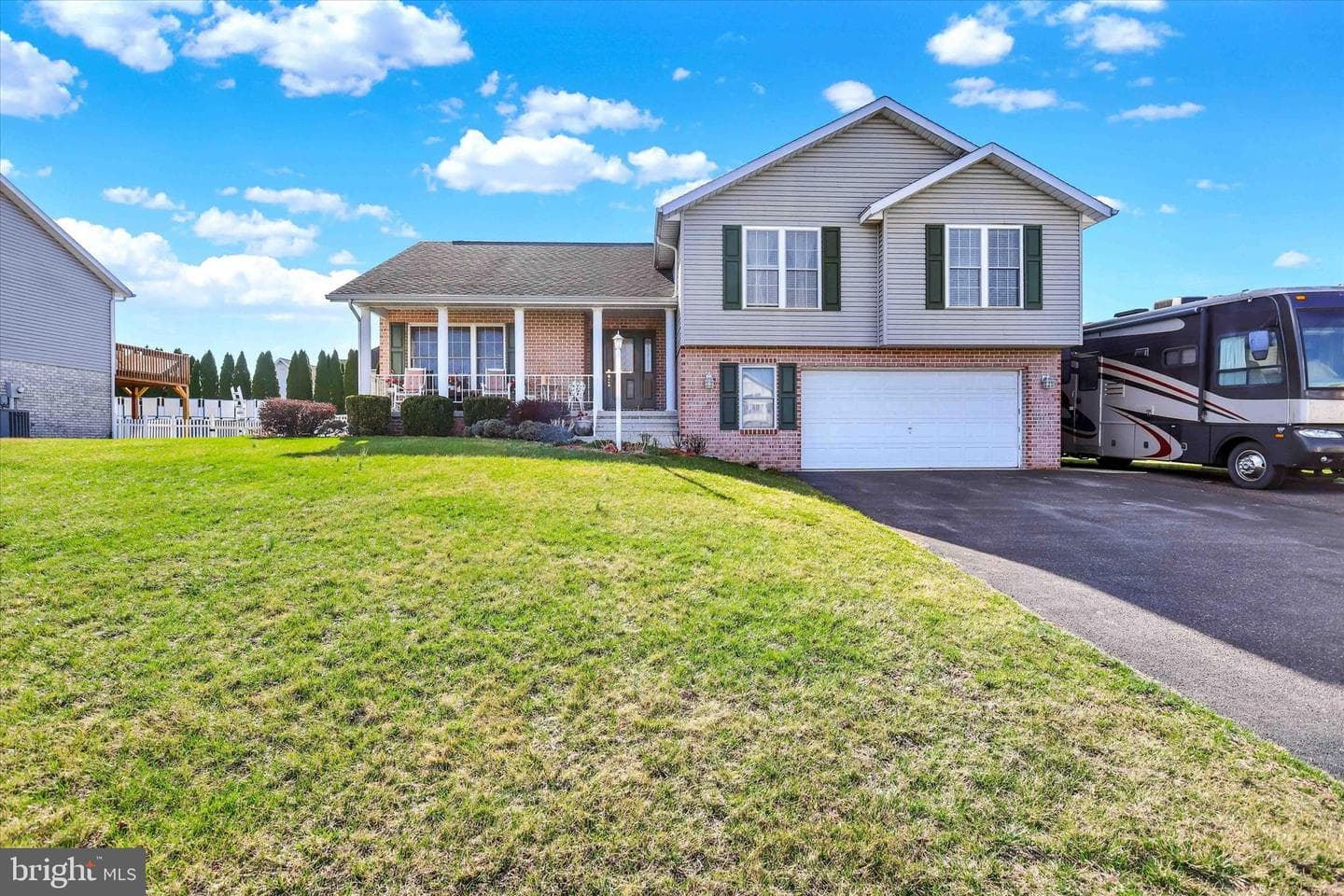 345 Roseann Drive photo 2
