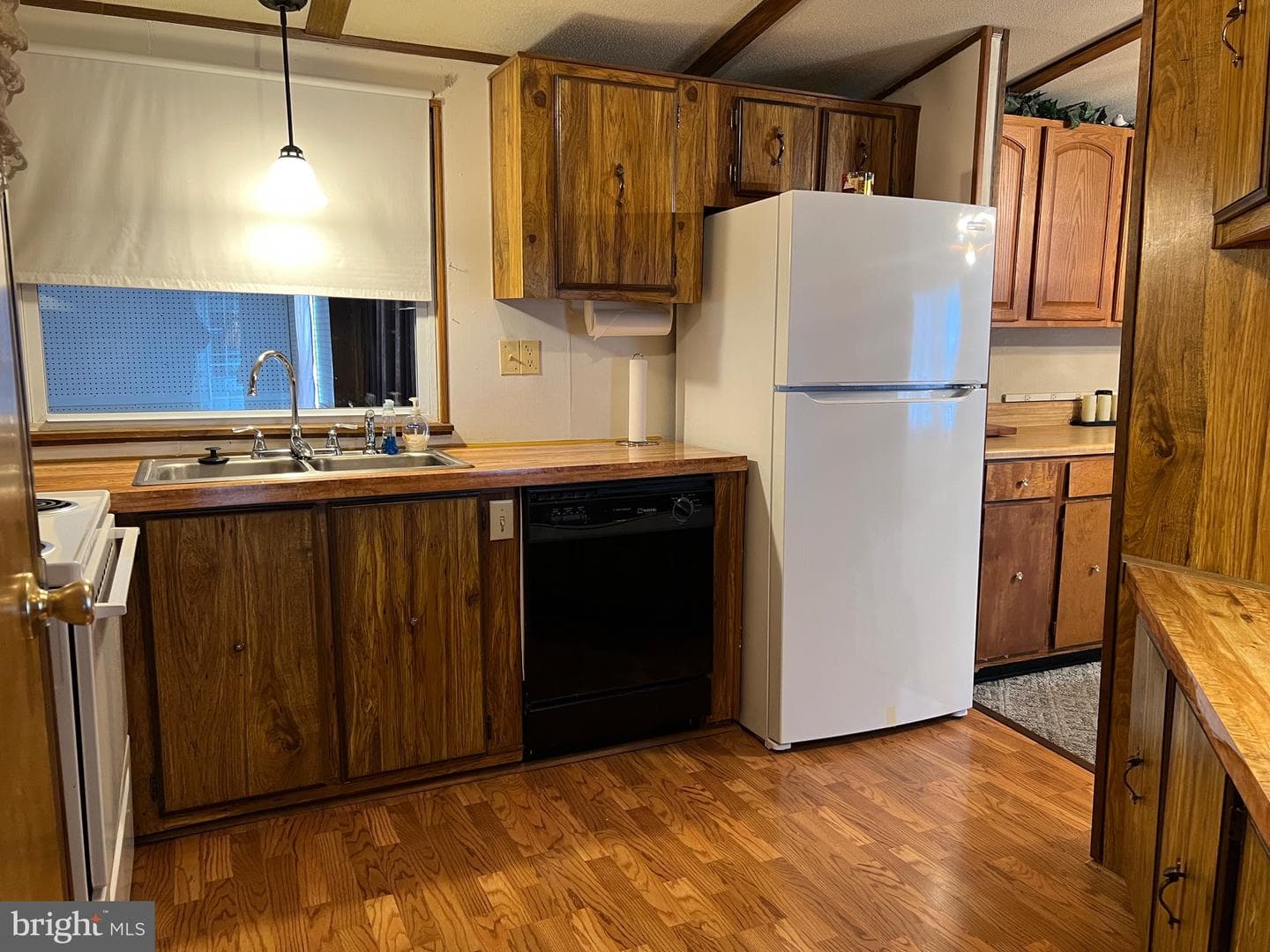 3272 Buchanan Trail W photo 2