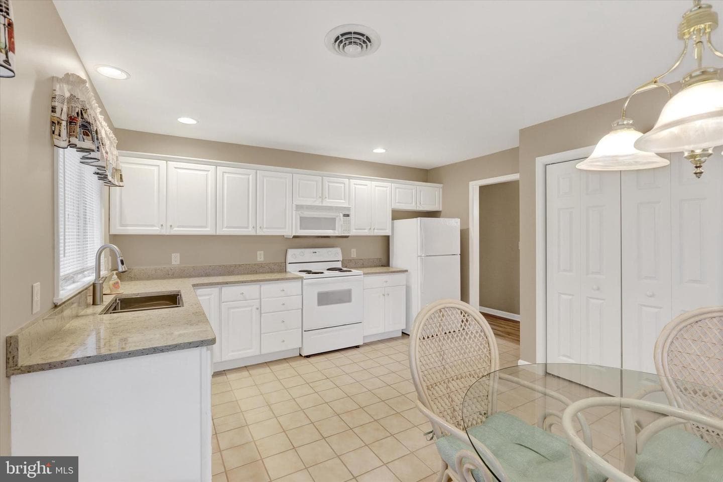 2324 Aronimink Circle photo 15