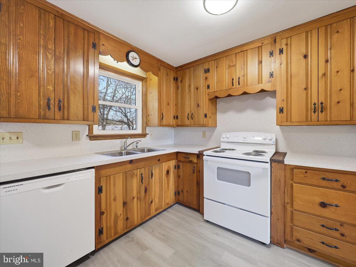 906 Strock Drive Drive photo 12