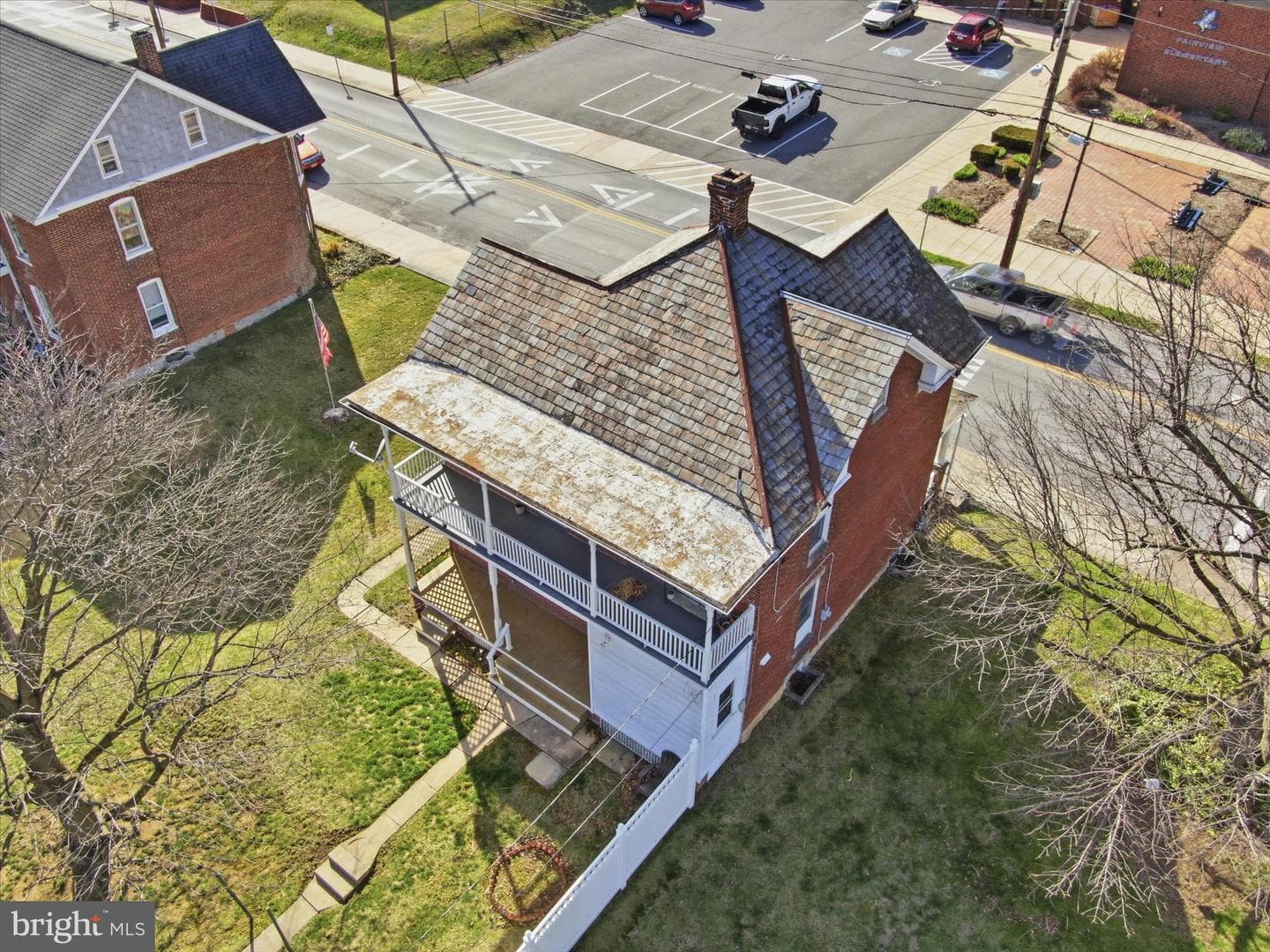 231 Fairview Avenue W photo 10