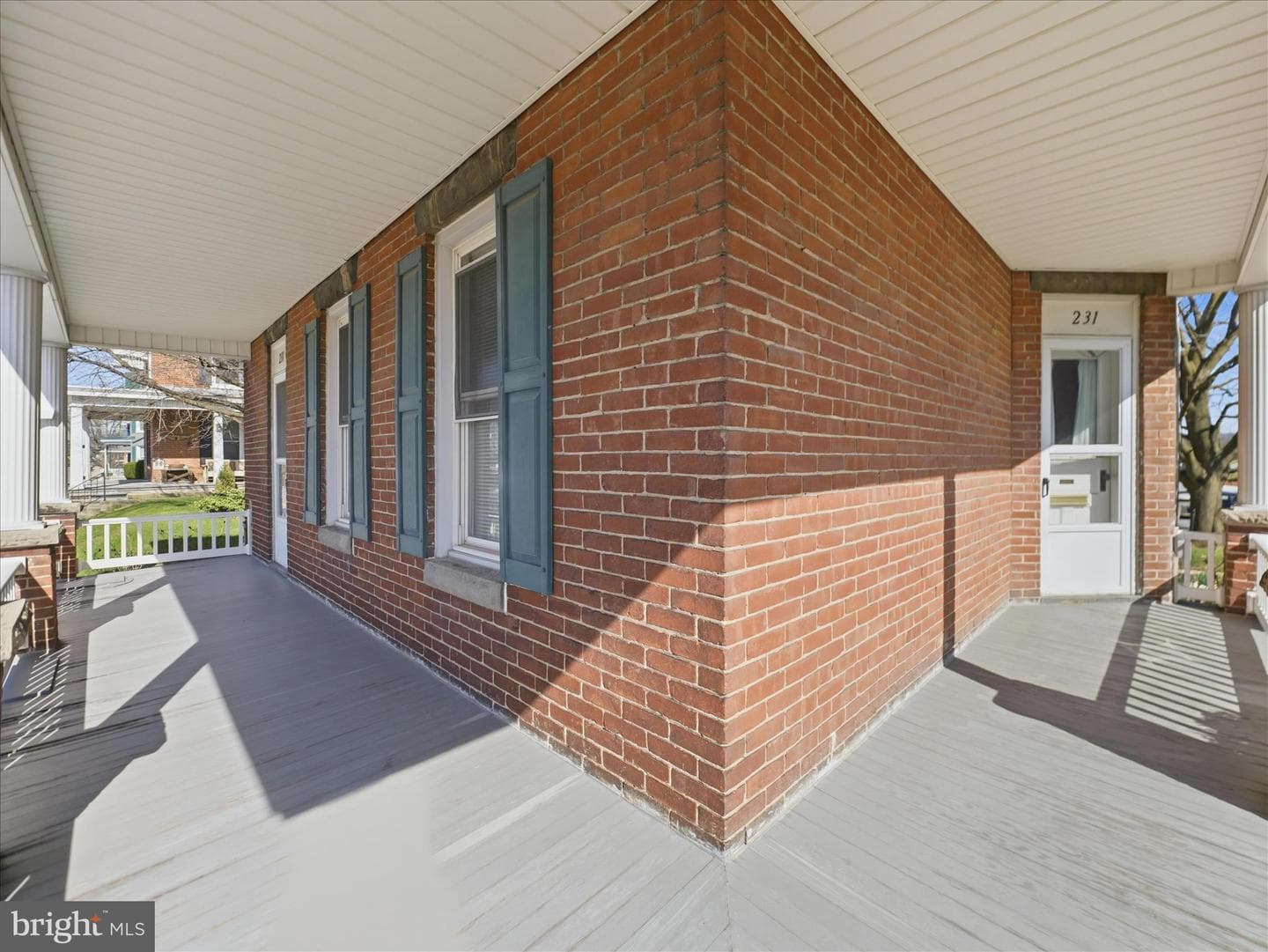 231 Fairview Avenue W photo 15