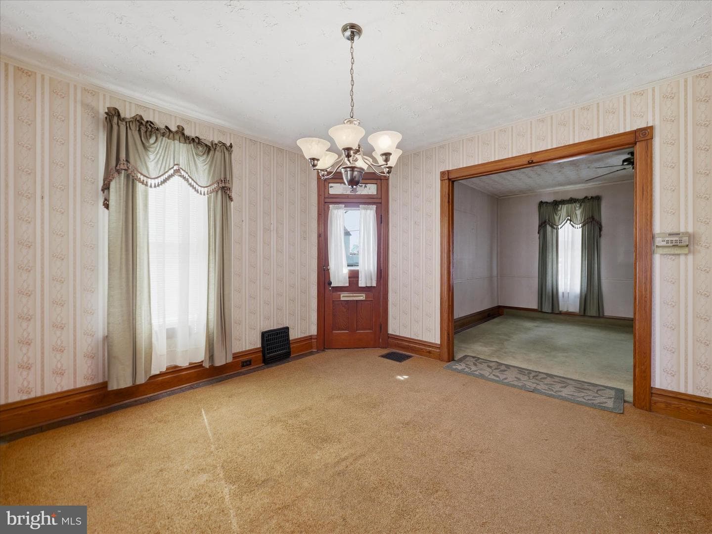 231 Fairview Avenue W photo 23