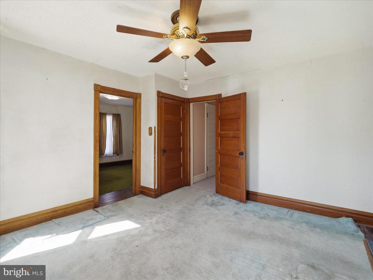231 Fairview Avenue W photo 29