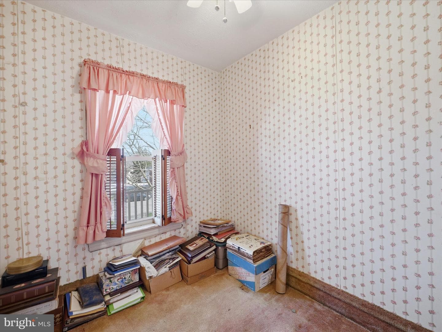 231 Fairview Avenue W photo 33