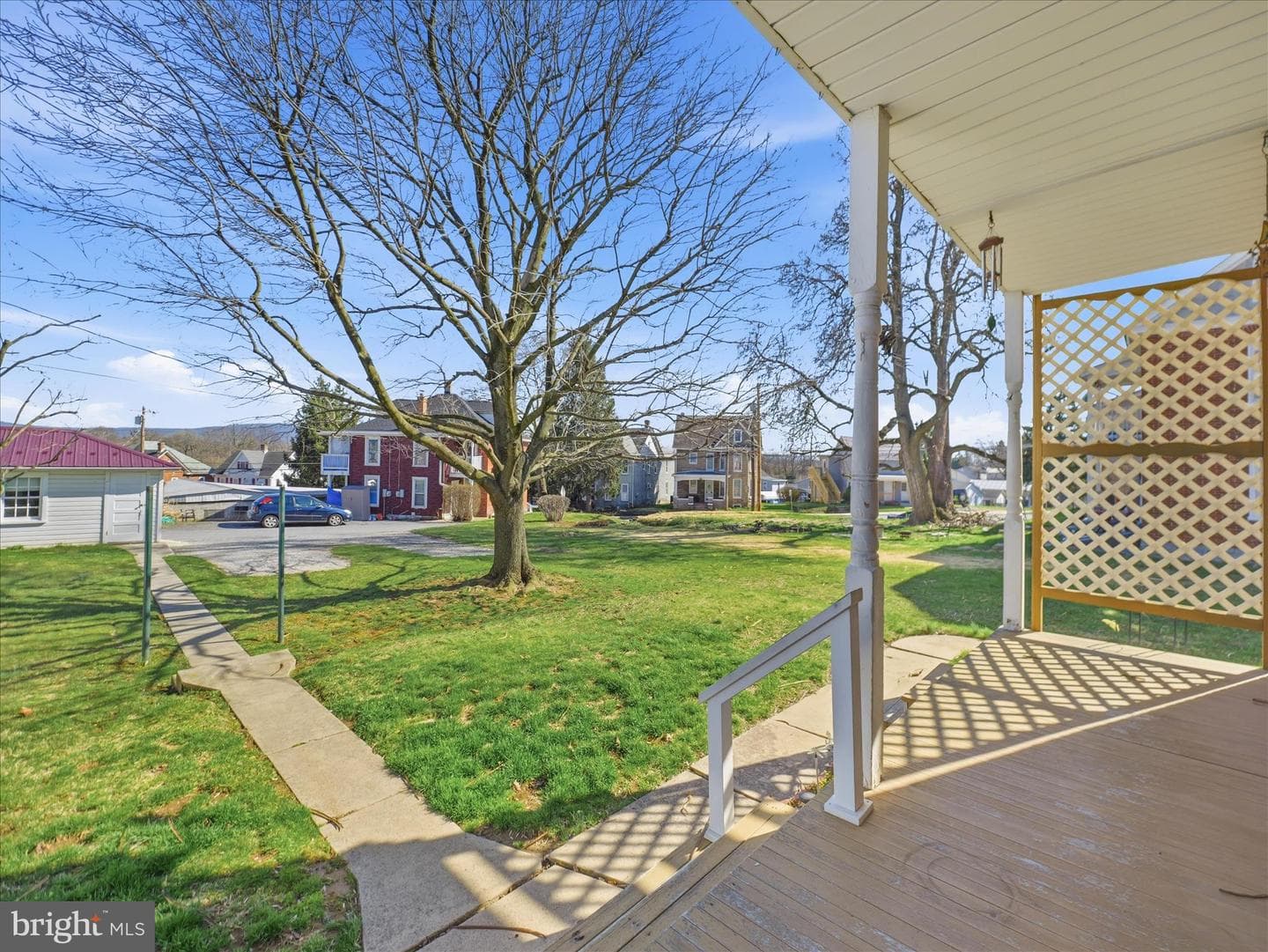 231 Fairview Avenue W photo 37