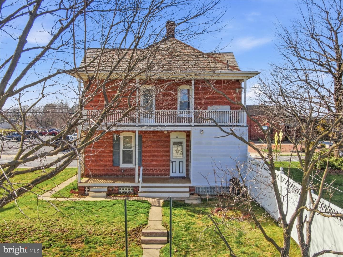 231 Fairview Avenue W photo 6