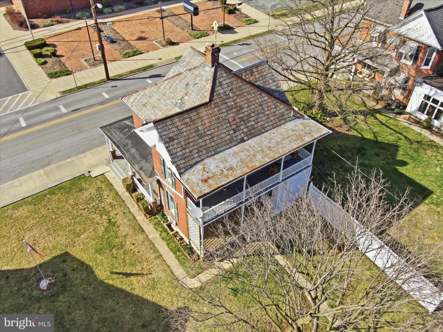 231 Fairview Avenue W photo 9