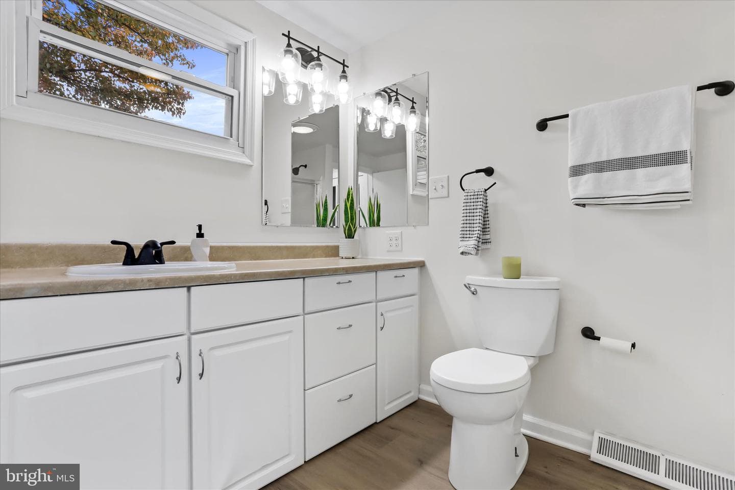 466 Lincoln Way East E photo 15