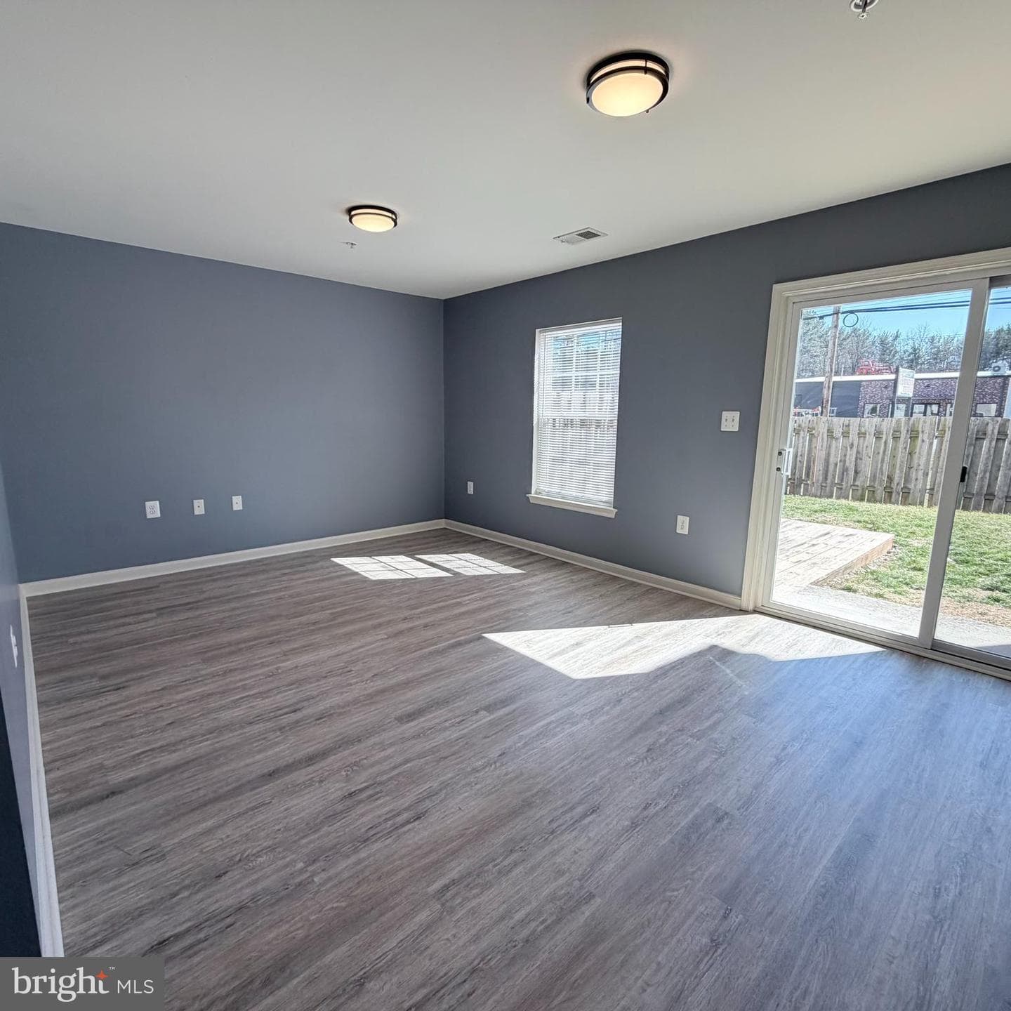 3361 Landmark Court photo 4