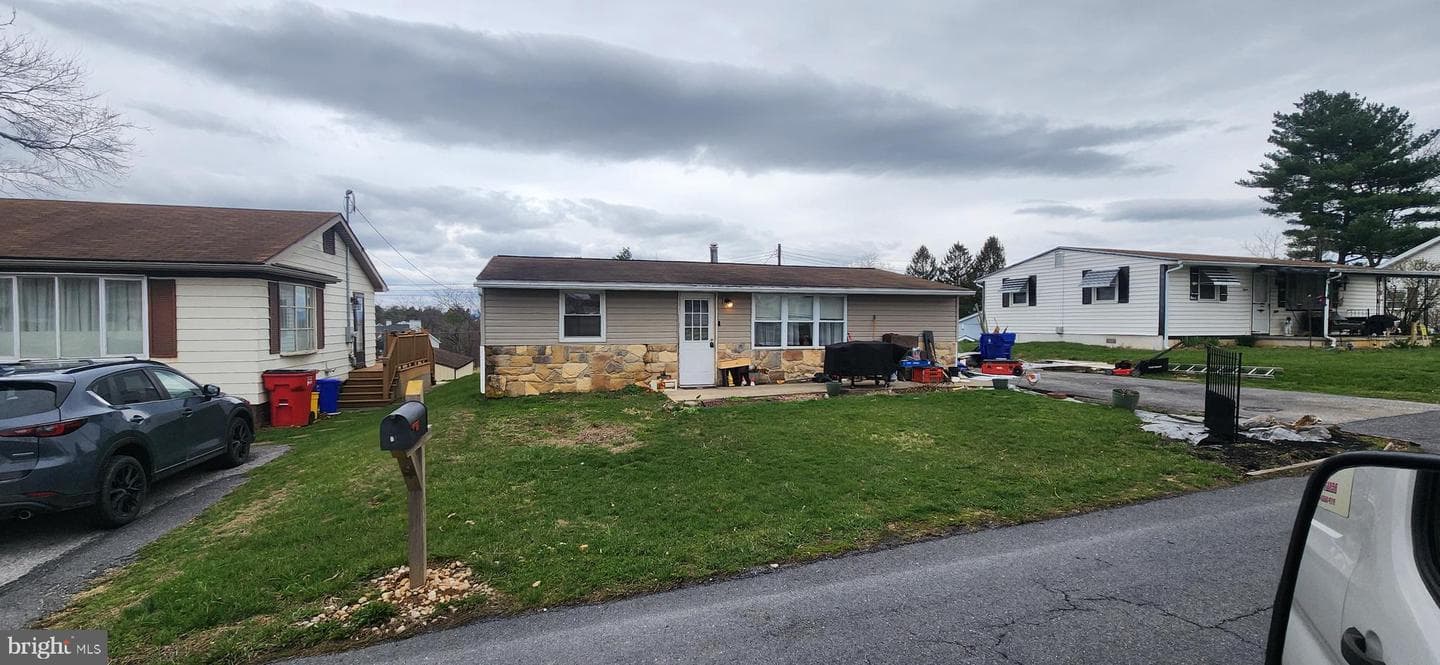 13 Forest Avenue photo 4