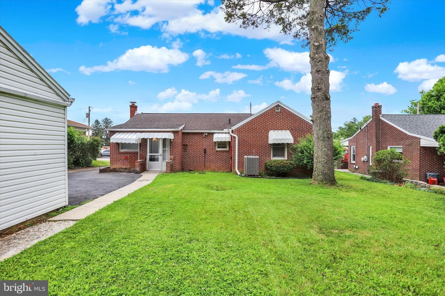 777 Blanchard Avenue photo 14