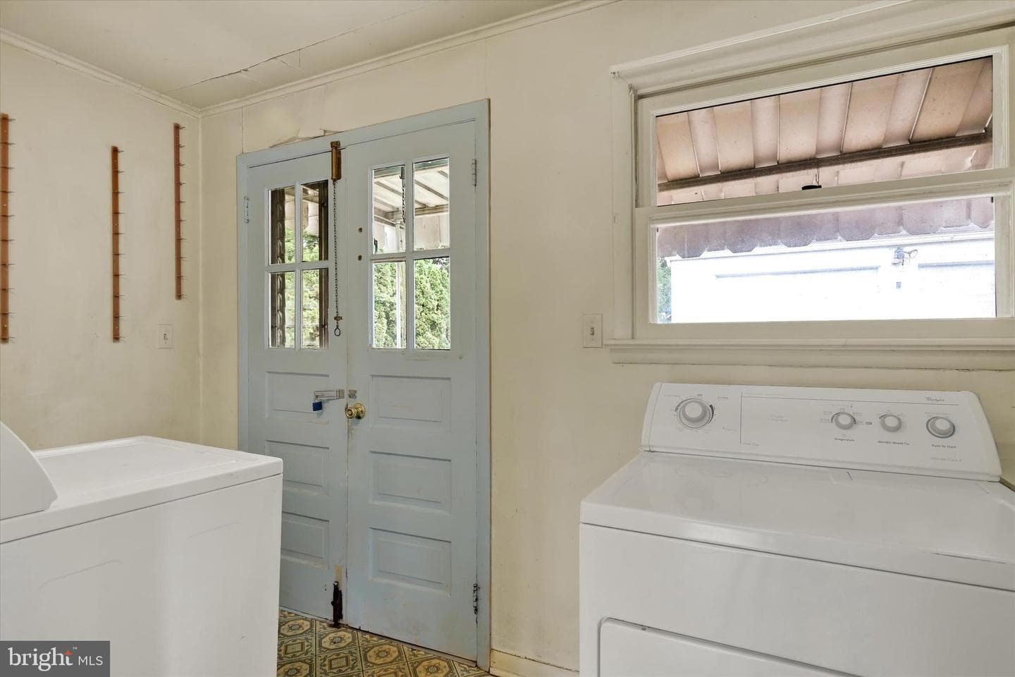 777 Blanchard Avenue photo 8