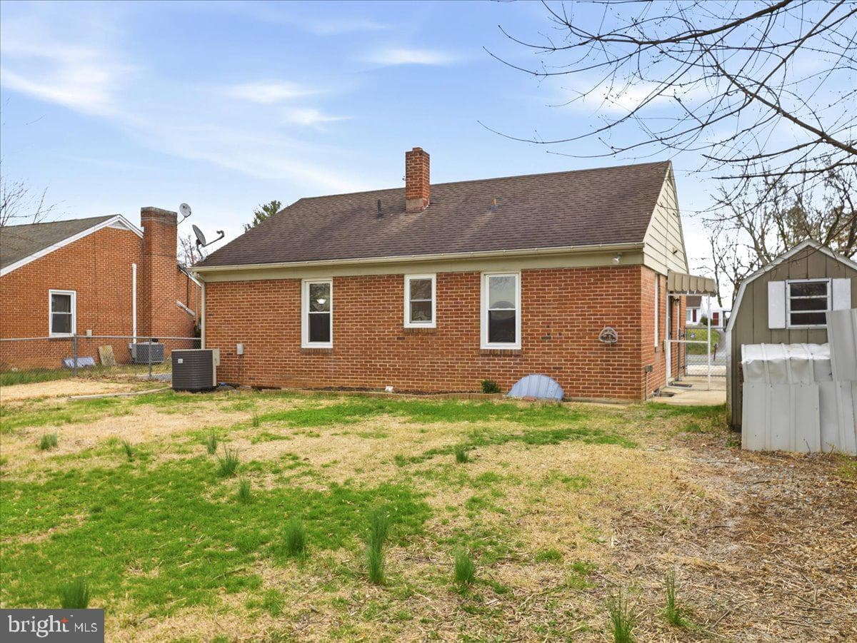 1241 S Main Street photo 37