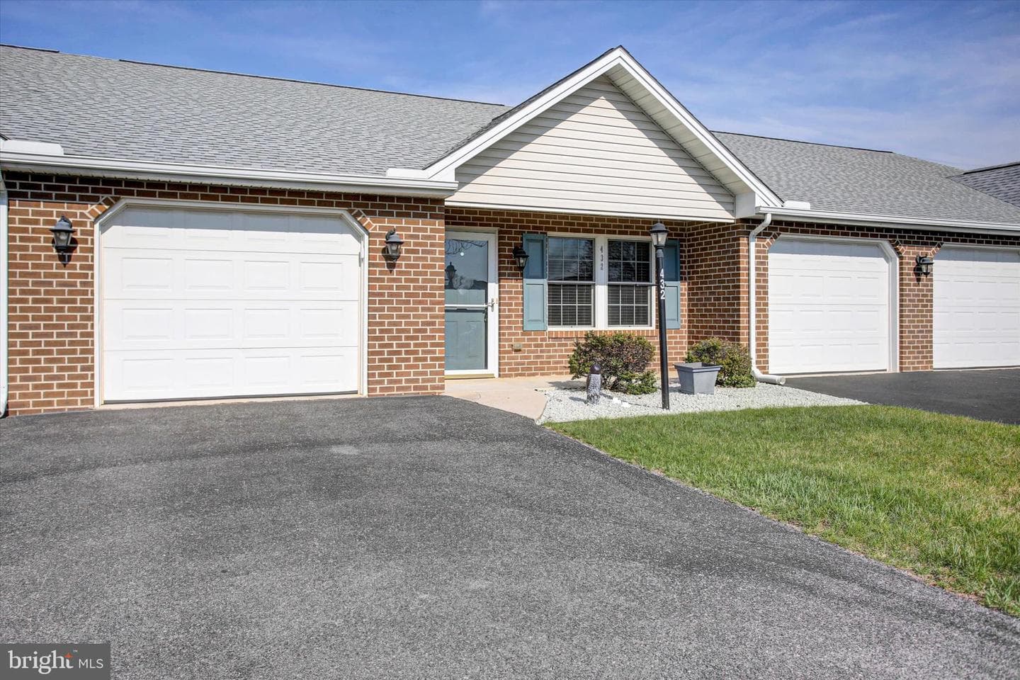 432 Kara Way photo 3