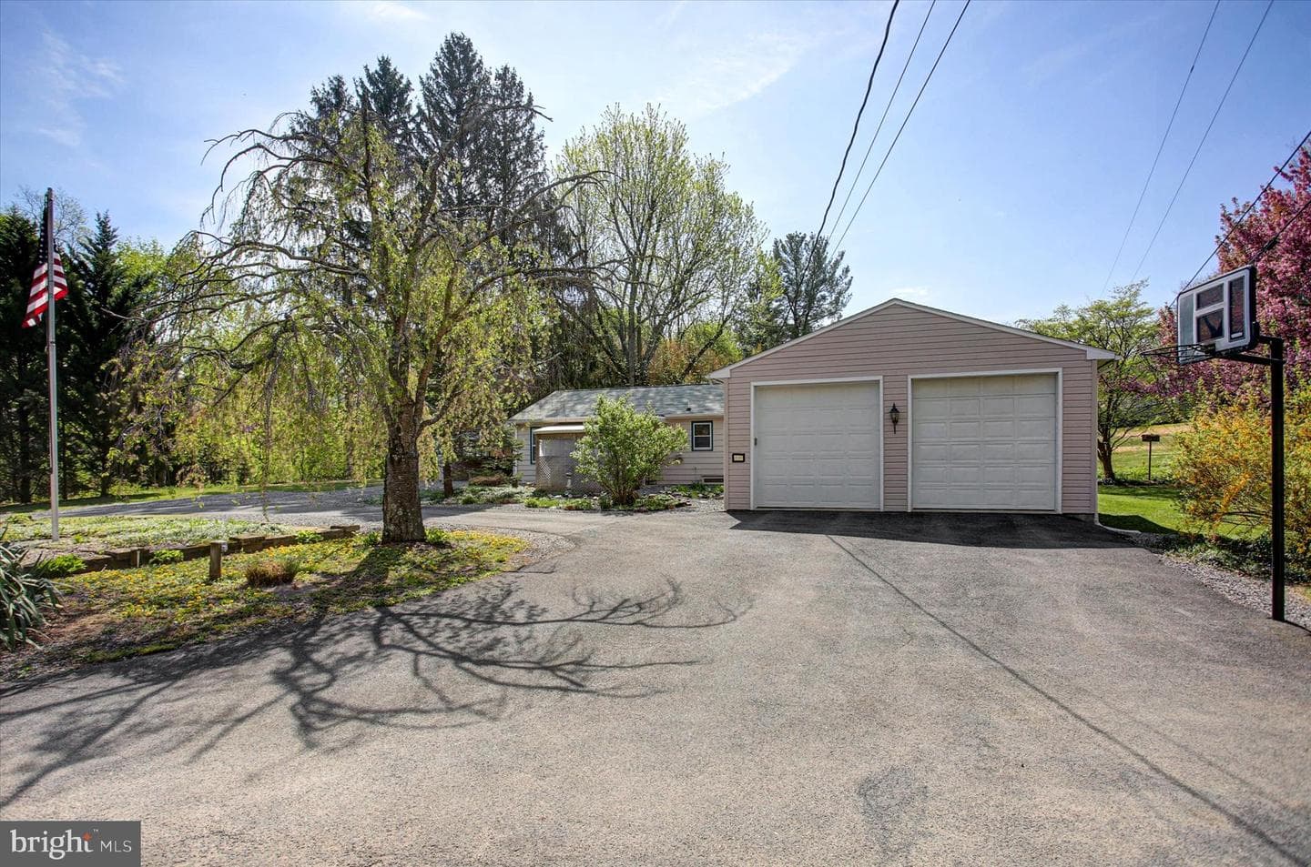 15586 Myers Drive photo 2