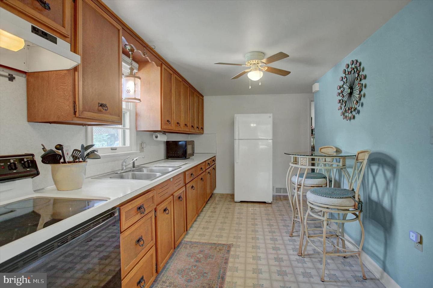 15586 Myers Drive photo 9
