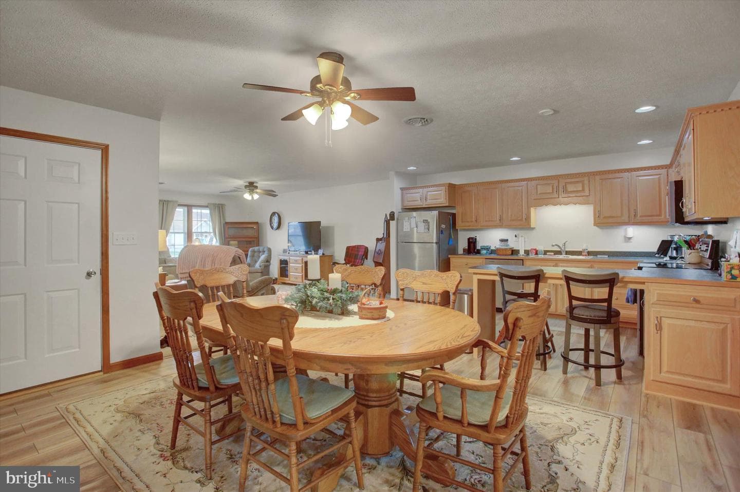 139 Central Way photo 5