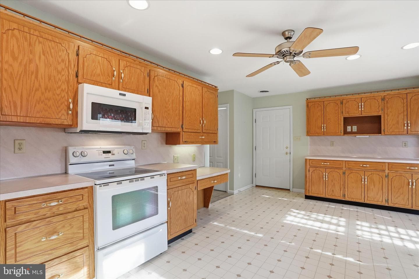 312 Woodvale Drive photo 17