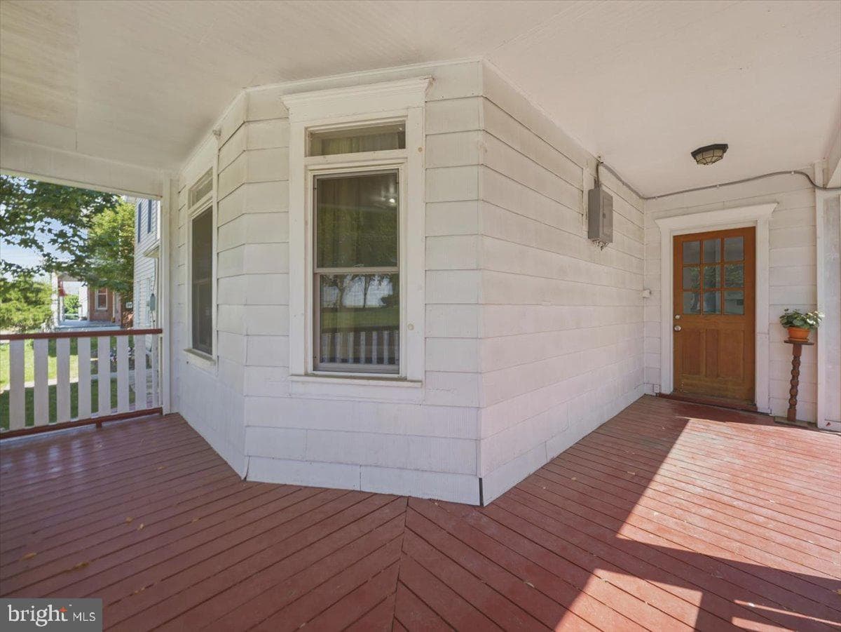535 Center Street photo 2